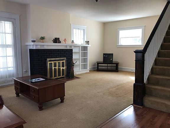 3rd image of 807 Grove St