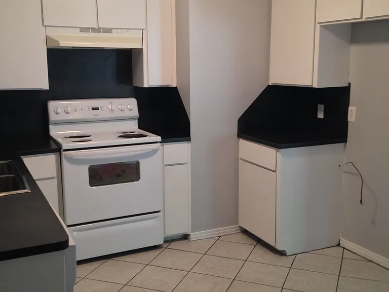6806 Jackson St — Photo 3