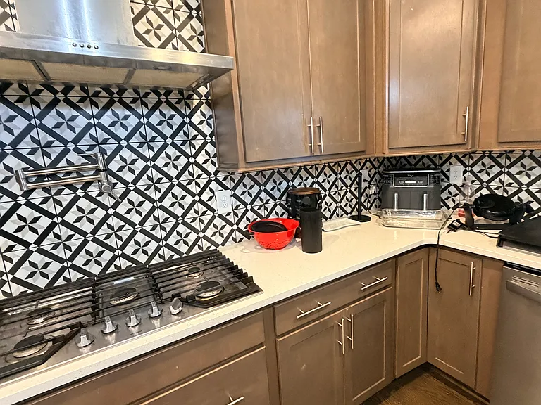 7318 Shady Tree Ct — Photo 29