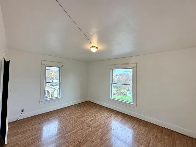 154 Elmwood St — Photo 15