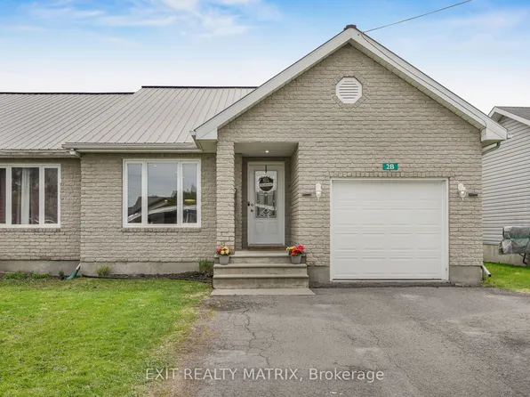 2 Gloss St #B, North Stormont, ON K0A 1R0