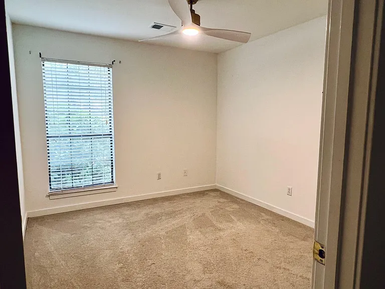 352 Sandpiper Dr #G — Photo 18