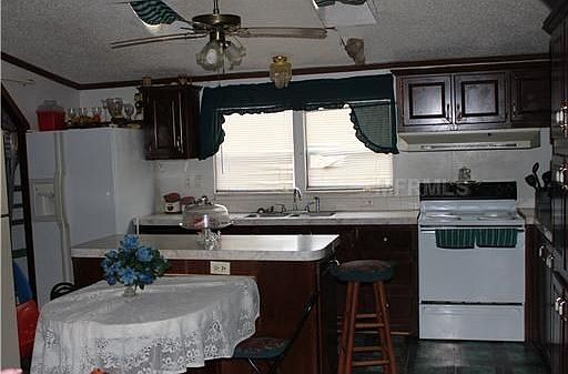 2nd image of 4411 Hawkins Rd