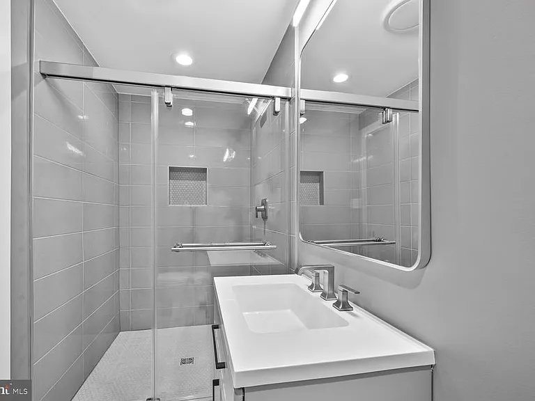 10222 Arizona Cir #18 — Photo 26