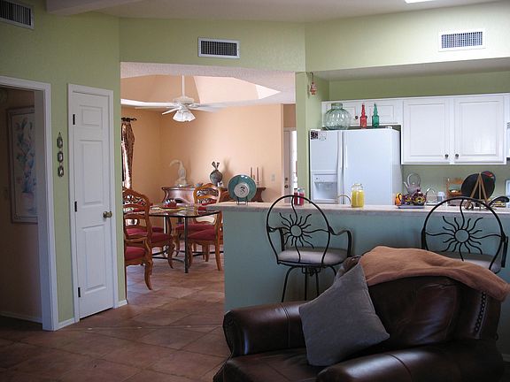 GREAT ROOM/KITCHEN