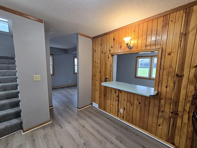 301 Rath St — Photo 8