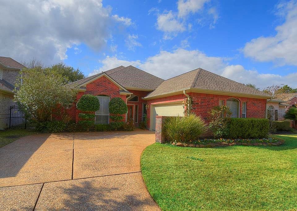 1st image of 20 Kelliwood Courts Cir