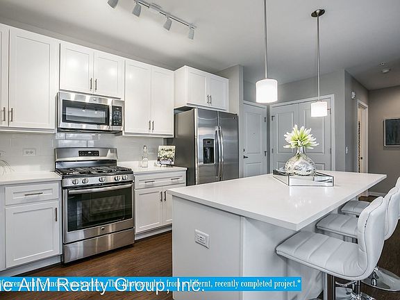 3rd image of 577 Pennsylvania Ave Ste 205