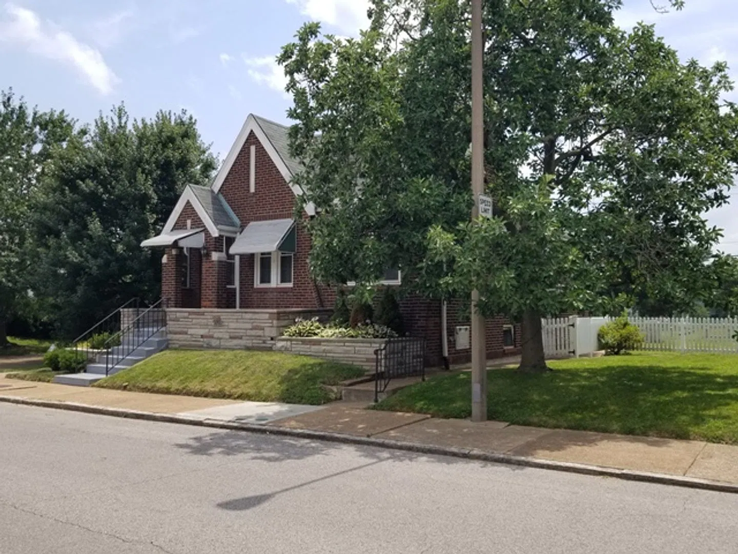 Nice House For Rent in Princeton Heights — Photo 2
