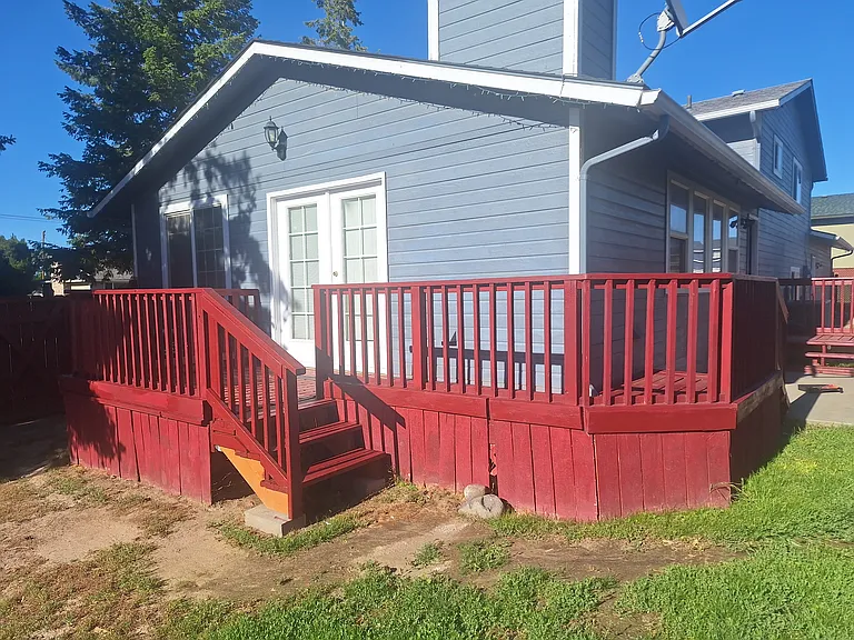 213 Sharon Ave E — Photo 7