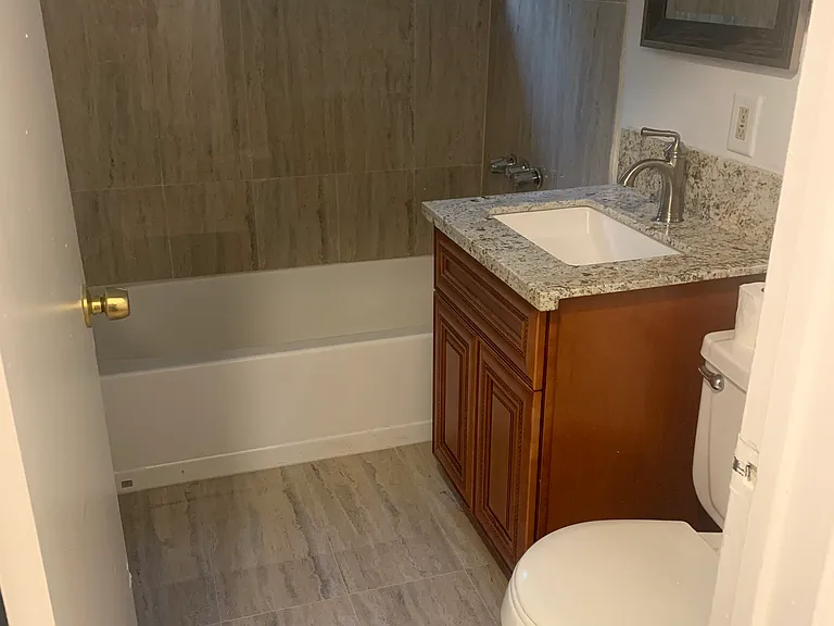 10719 Woodbine St #6 — Photo 2
