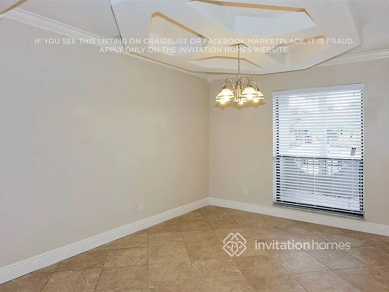 7002 NW 38th St — Photo 5