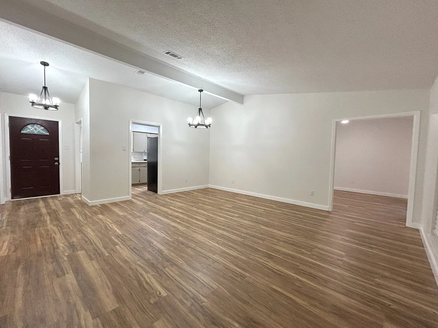 3 bed, 1693 sqft, $2,250 — Photo 4