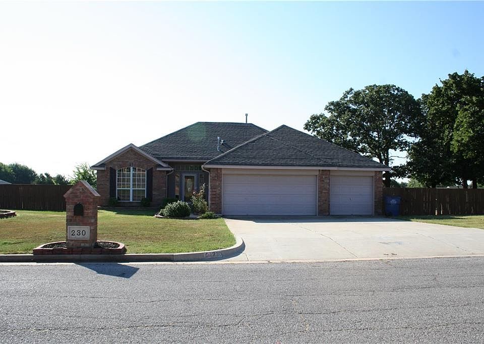 1st image of 230 Woodlands Dr