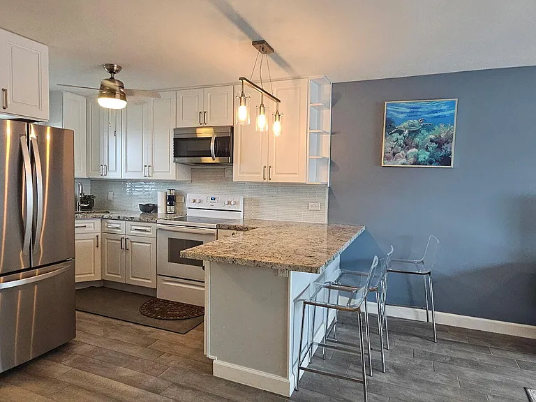 605 Sombrero Beach Rd #303 — Photo 6