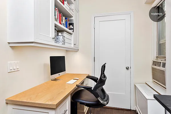Sold by Triplemint | media 9