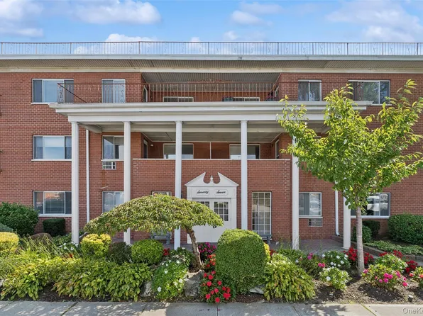 77 S Park Avenue #C20, Rockville Centre, NY 11570