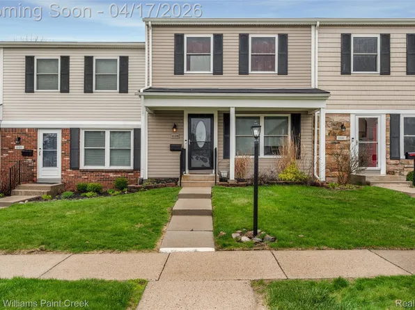1129 Marquette Ct, Rochester Hills, MI 48307