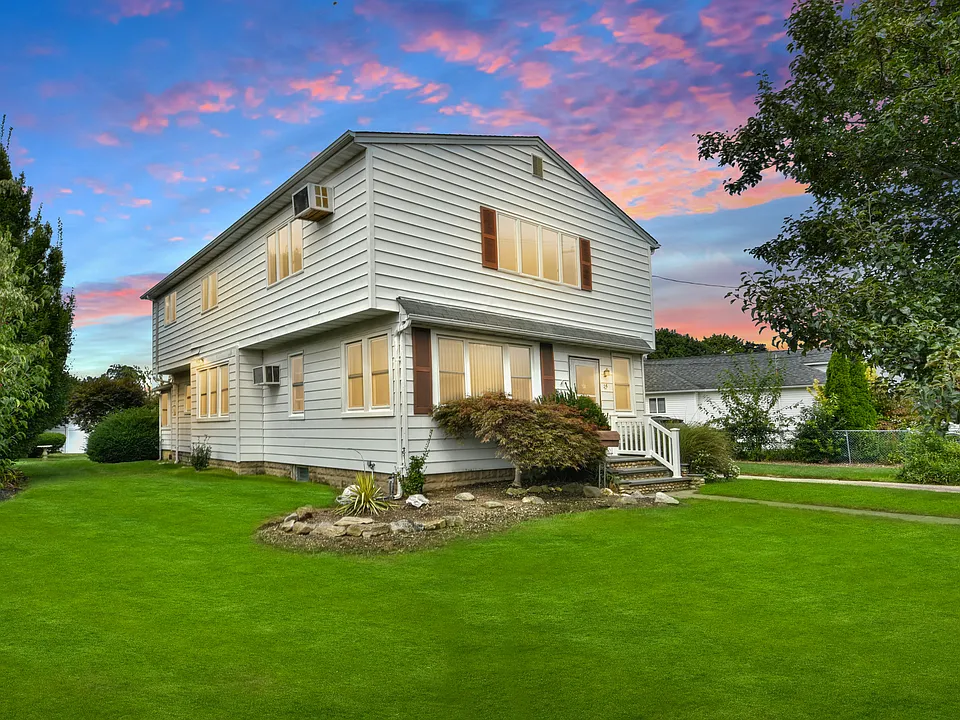 26 Cedar Ave #2