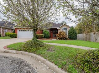 1102 Hillcrest Xing E, Mobile, AL 36695