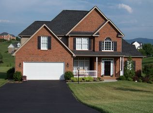 454 Sommersby Ln, Troutville, VA 24175