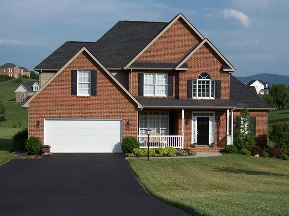 454 Sommersby Ln, Troutville, VA 24175