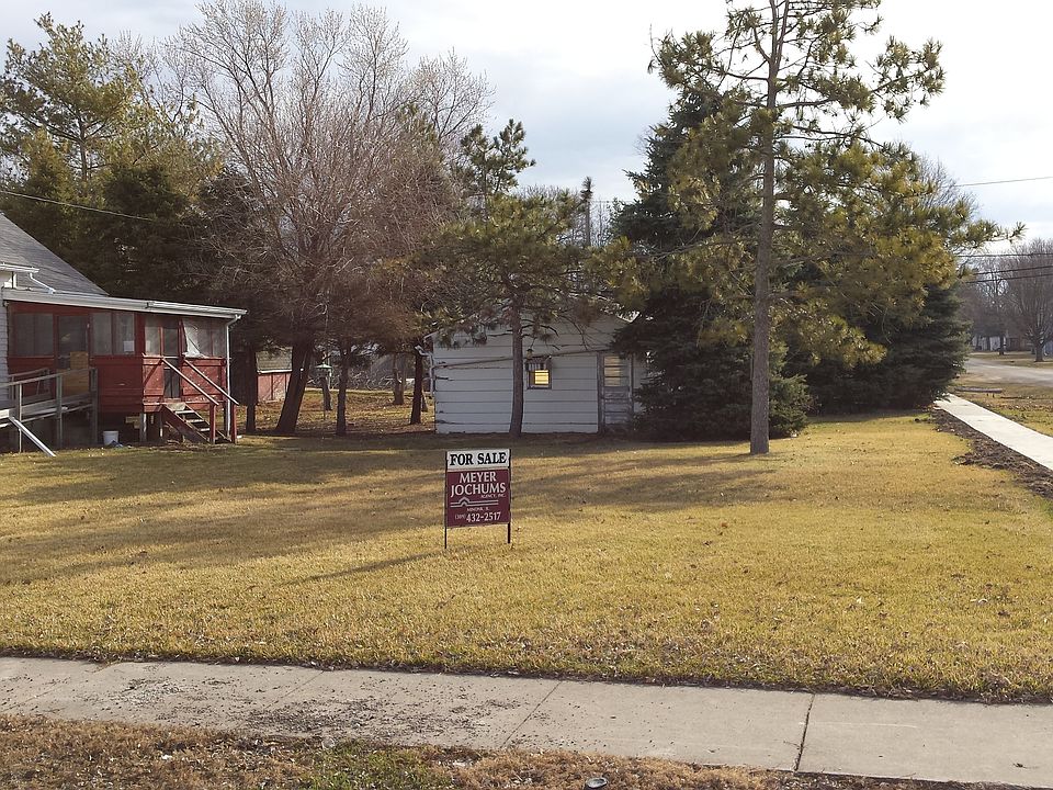 2nd image of 204 N Olive St