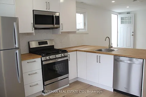 3449 Yonge St #2 Photo 1