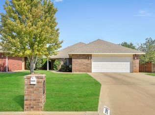 3300 Peacock Ln, Altus, OK 73521