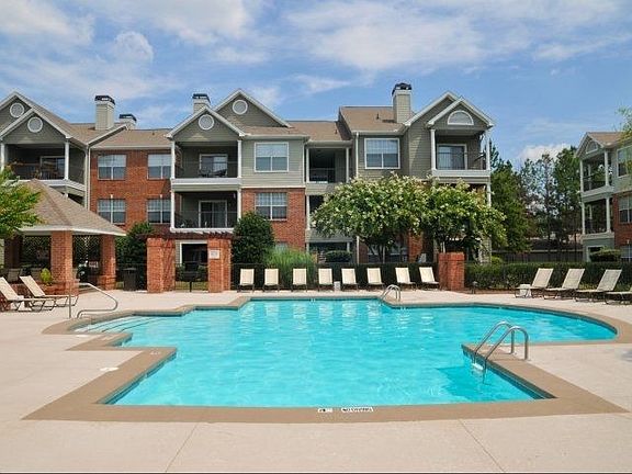 3rd image of 715 Epworth Pl