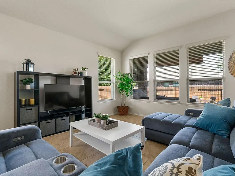 14011 Wolftrap Ln — Photo 15