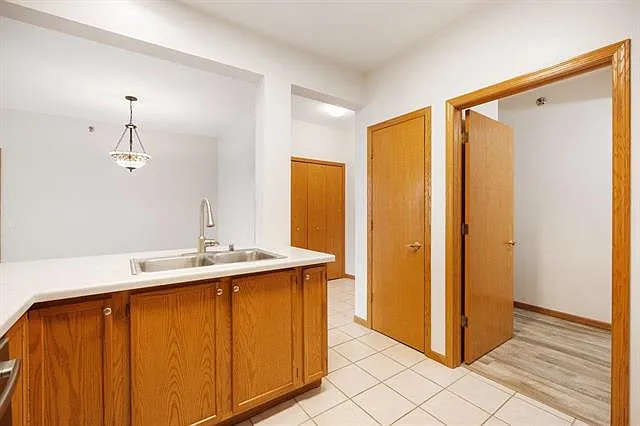 301 Harbour Town Dr #301 — Photo 8