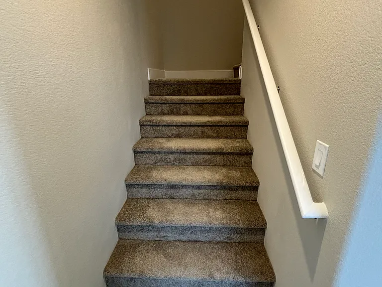 3644 Queen Ct NE — Photo 14