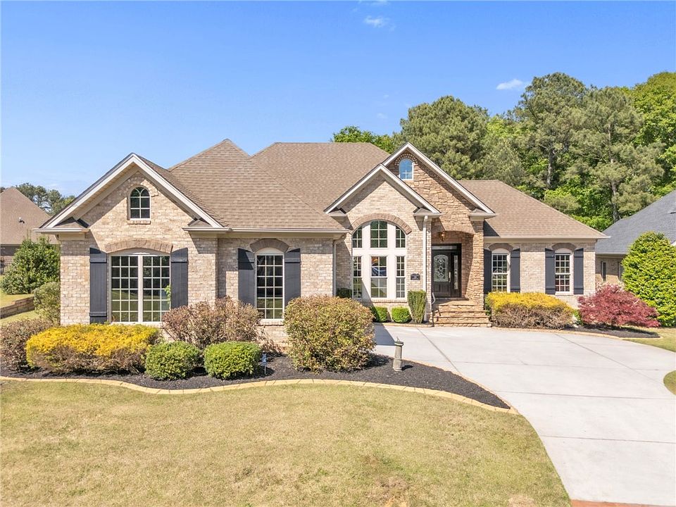 1st image of 136 Buckland Dr