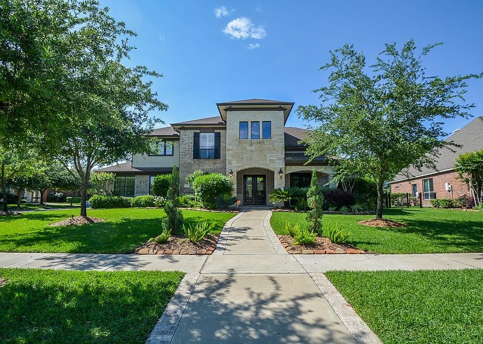 1st image of 23534 Fairway Valley Ln