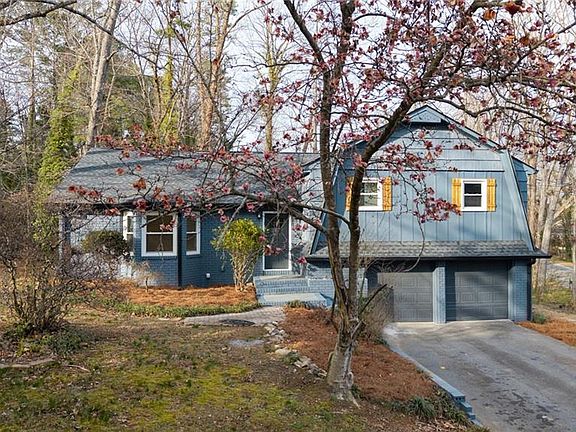 2nd image of 300 Woodland Dr