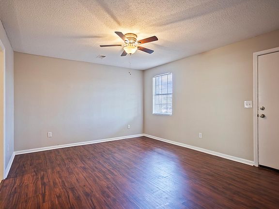3rd image of 4103 Mack Lane