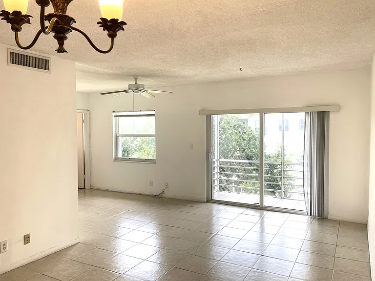 5501 NW 2nd Ave #313 — Photo 8