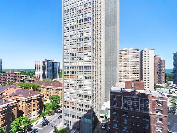 4th image of 3930 N Pine Grove Ave APT 1413