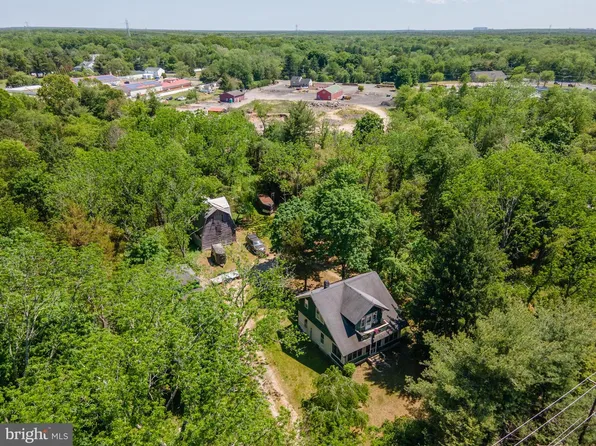 6 Evergreen Dr, Jackson, NJ 08527