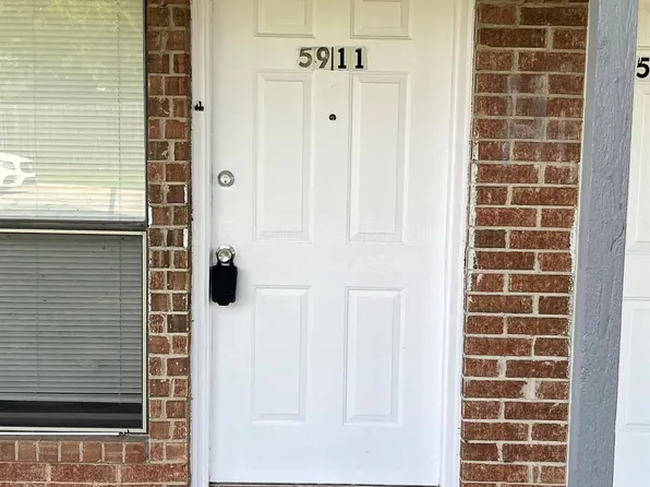 5911 Shadydell Dr, Fort Worth, TX 76135