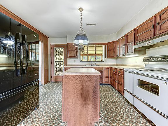 5th image of 8133 Hayden Dr