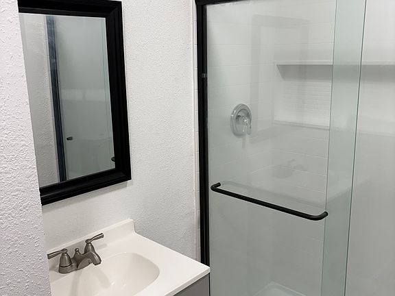 4th image of 124 7th St APT 2