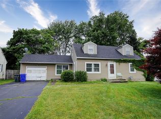 77 Pepperidge Dr, Rochester, NY 14626