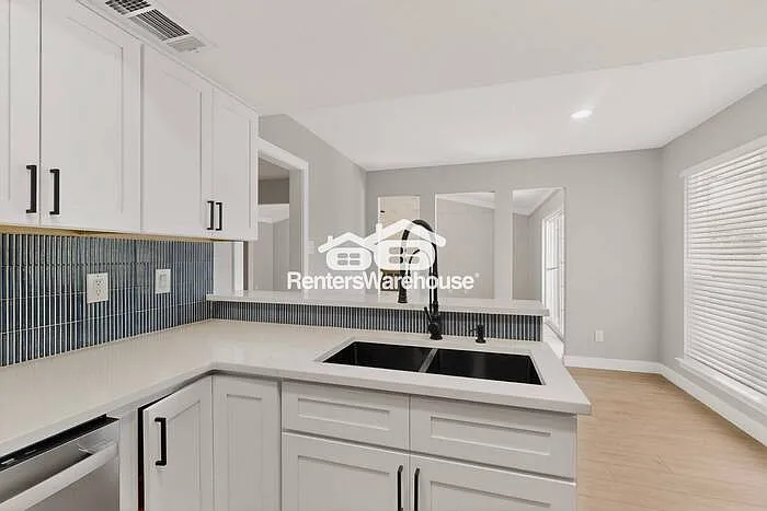 1002 Westminster Ln — Photo 18