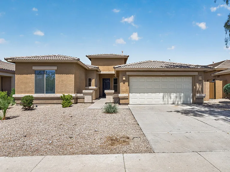 17846 W Buckhorn Dr — Photo 30