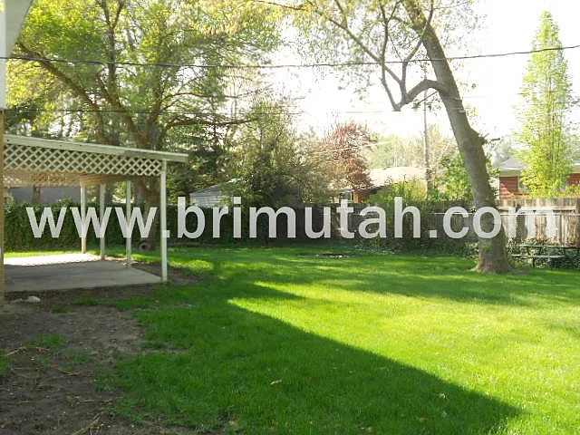 1561 E Delaware Ln — Photo 24