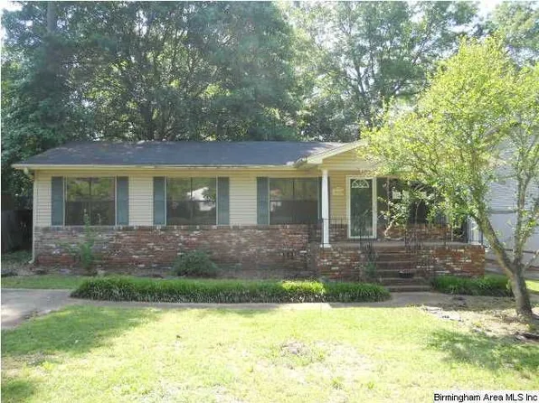 1045 26th Ave N, Hueytown, AL 35023