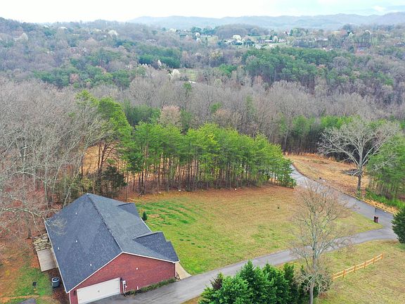 4th image of 1011 Kenneth Overlook