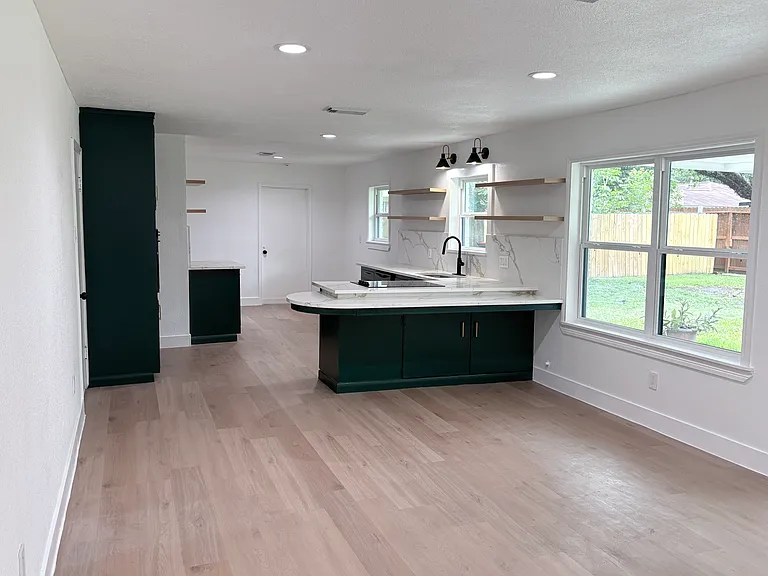 704 Fleetwood St — Photo 19